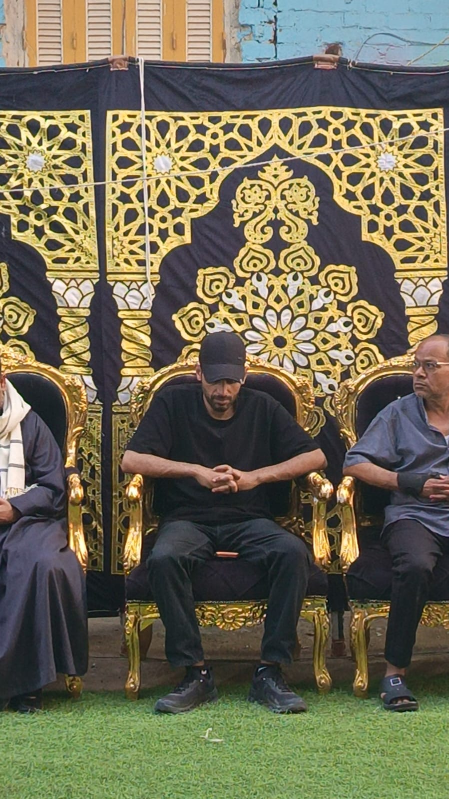 الفنان حمدي الميرغني من عزاء والده